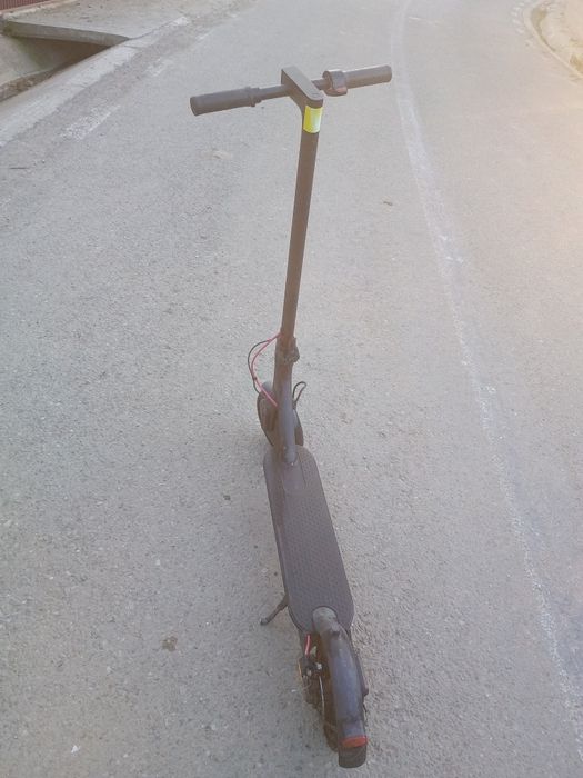 Vând trotineta electrica Xiaomi