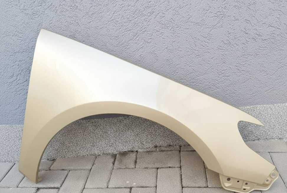 Aripa Fata Dreapta VW Passat CC 2008-2012 Vopsita Auriu