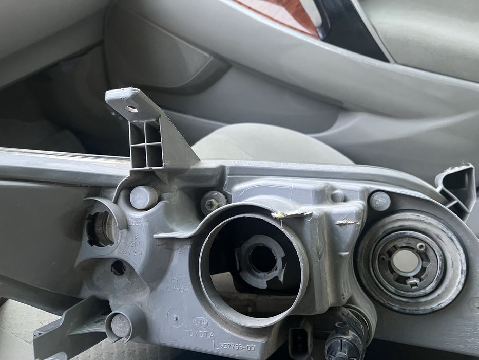 Фара камри 40 оригинал