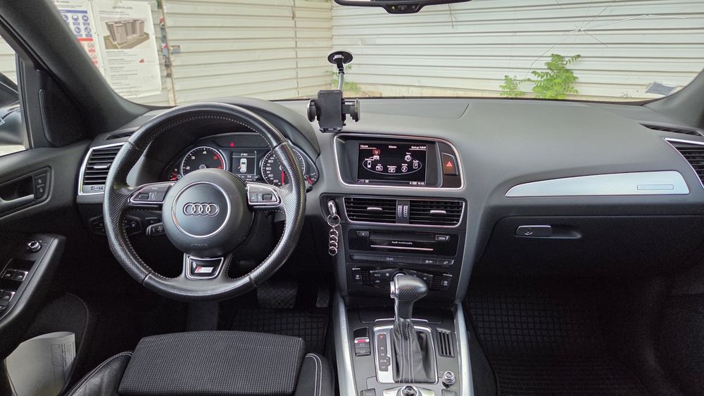 Audi Q5 S-line. Facelift 2013. Quattro 3.0TDI 245cp