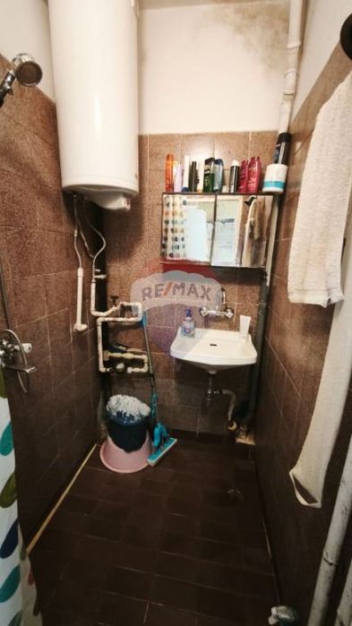 Продава се Двустаен апартамент в Варна, Възраждане 3 - 40 кв.м за 1988 €/кв.м - Снимка #8