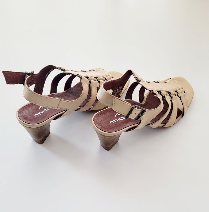 Sandale piele beige marime 39