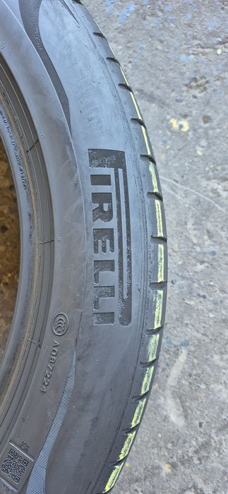4 anvelope vara runflat Pirelli,fata 275/45/20,spate 305/40/20.Pretul este pe bucata.