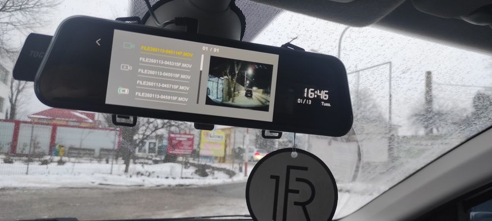 Oglinda cu camera auto