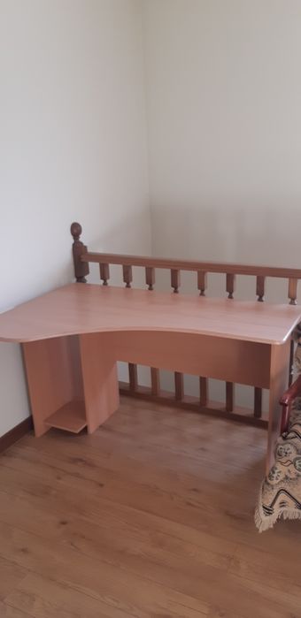 Компьютерный стол продам