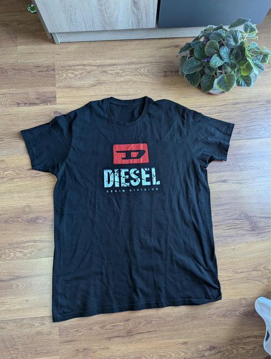 tricou Diesel marimea XL