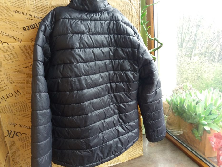 за 11/12 год.черно детско яке.подходящо за пролетта