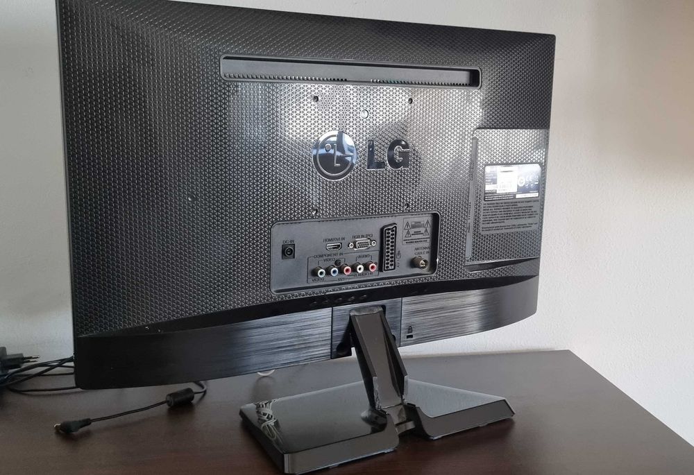 Монитор 21,5" с ТВ цифров тунер LG M2232D