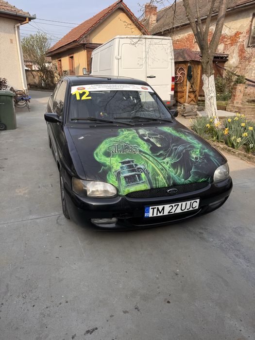 Vand Ford Escort pentru competitii sportive