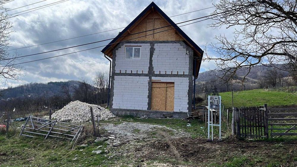 casa de vanzare la rosu in comuna boteni arges