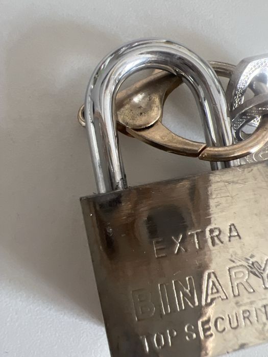 Замочек с ключами продам