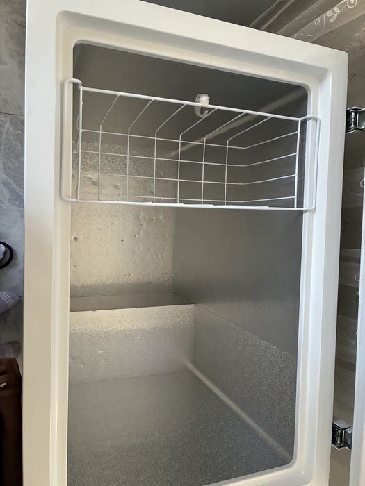 Продам морозильник Leadbros 221 L