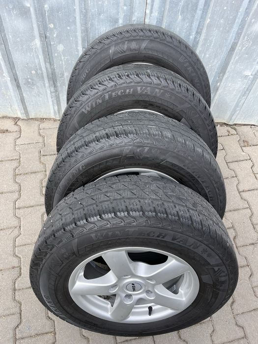 Jante aliaj 5x139.7mm, anvelope 215/75 R16, Kia Sorento 1