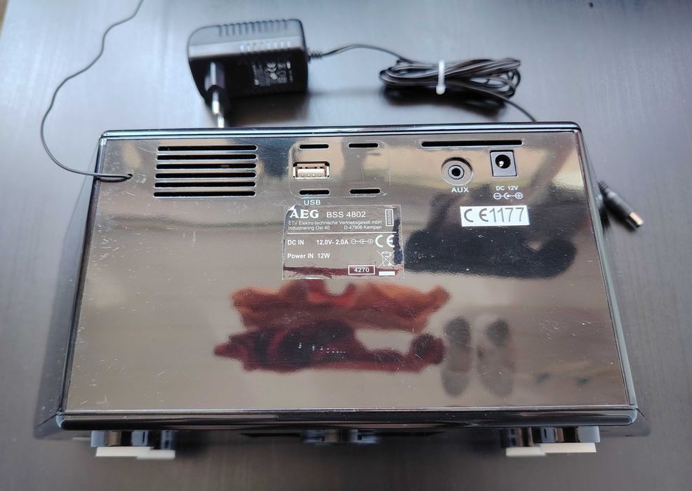 Radio AEG cu ceas si bluetooth