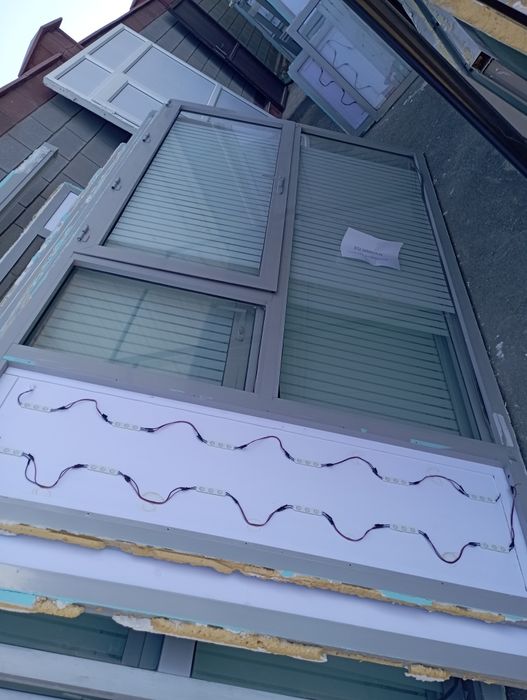 Әйнек есіктер сатылады