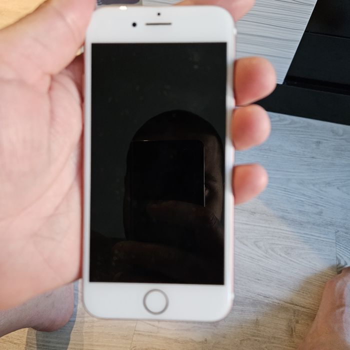Apple iPhone 7 promo