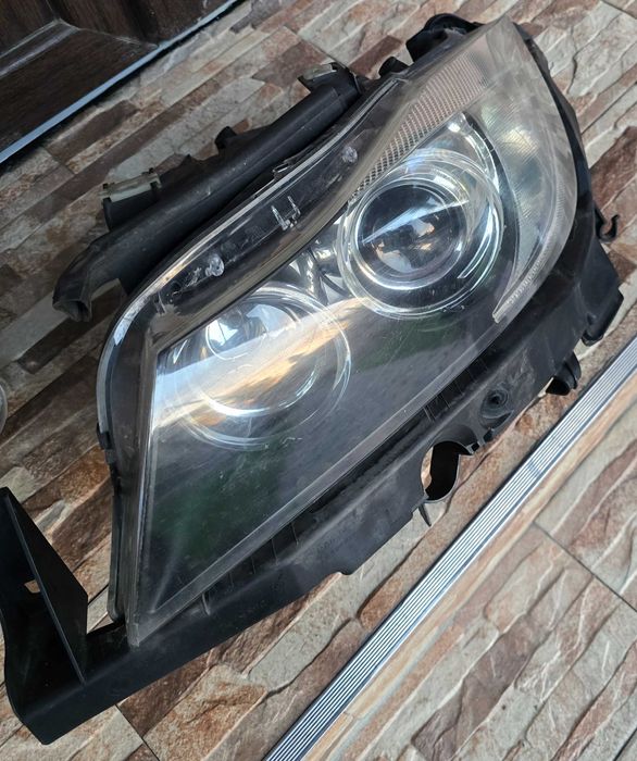 Far bi-xenon BMW E90