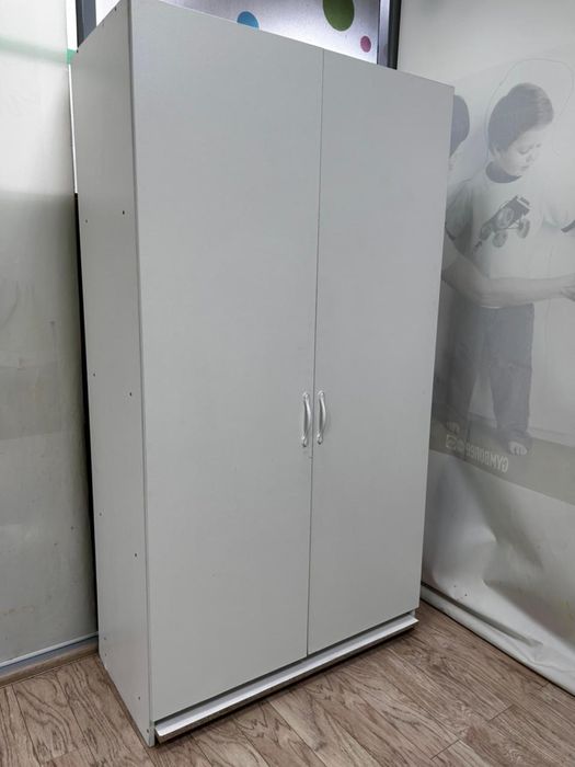 Продам шкаф белый