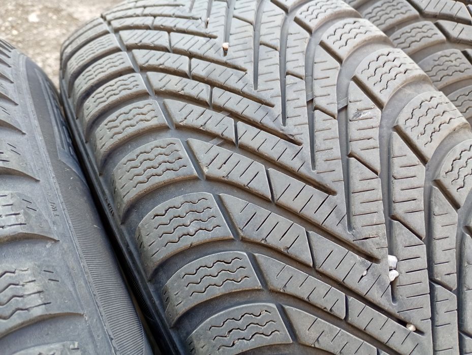 Комплект зимни гуми Pirelli с размер 215 60 17