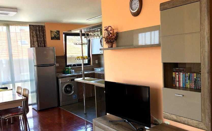 Дава се под наем Двустаен апартамент в Бургас, Център - 70 кв.м за 300 € - Снимка #1