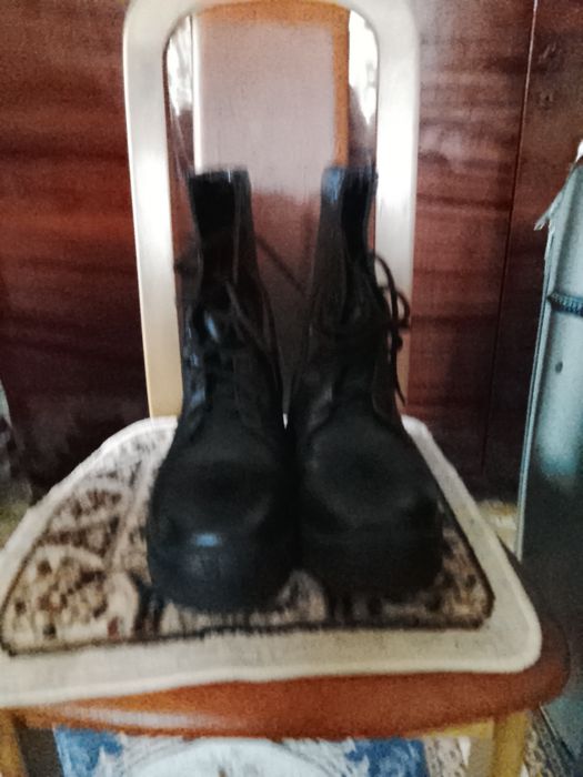 Продам ботинки -берцы размер 43р