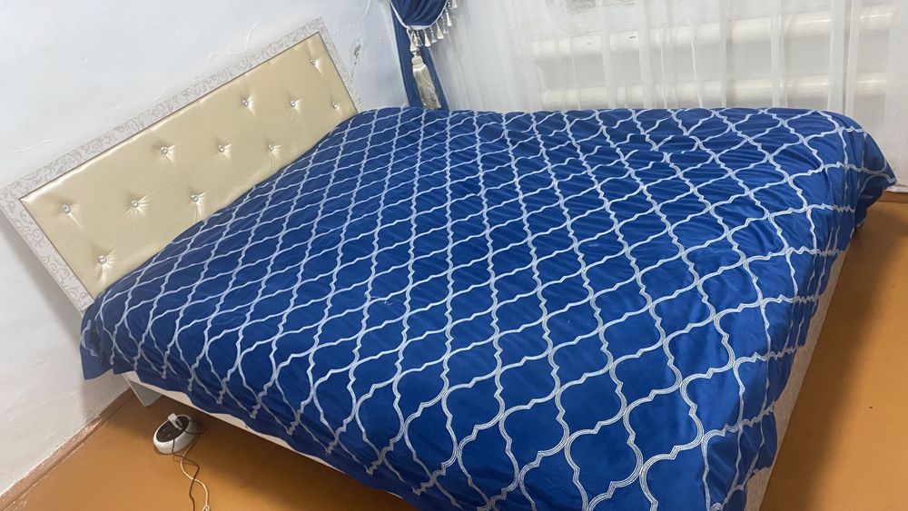 Продам спальный гарнитур