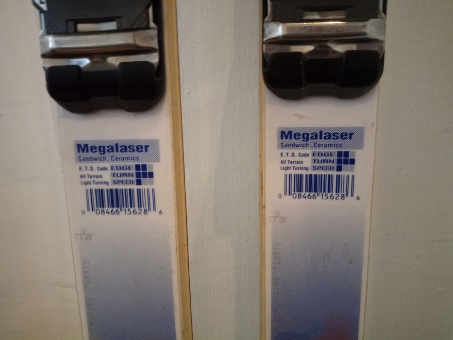 Vând schiuri  cu legături pt adulti TYROLIA Mega Laser