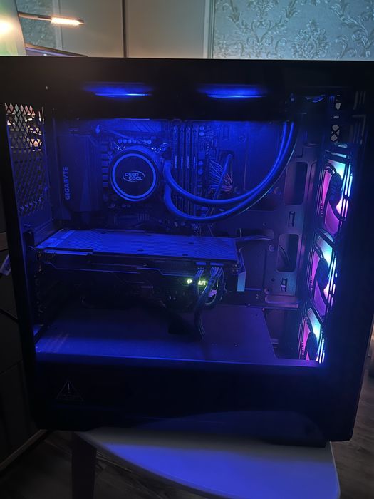 Продам игровой компьютер срочно.