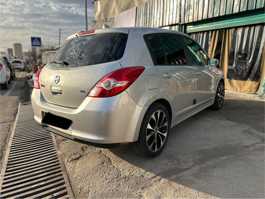 Nissan tiida avtomat