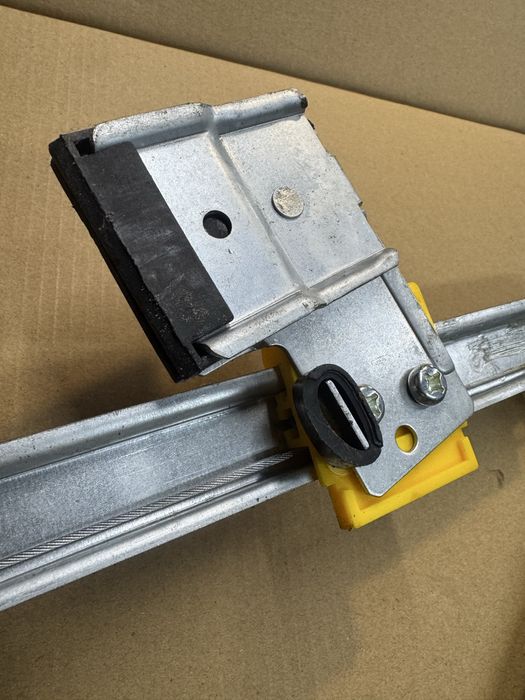 Продам стеклоподьемник Ford focus1 передний левый