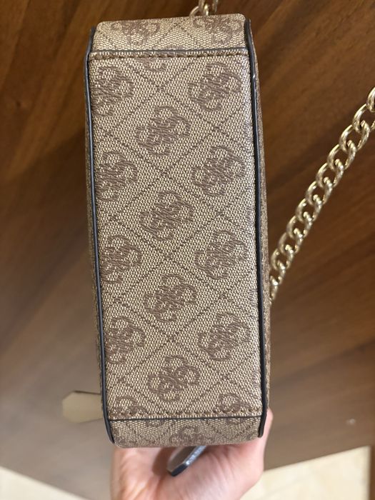 Чанта Guess Noelle crossbody