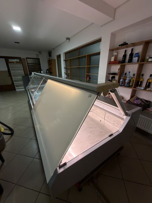 Vitrina Linde 380 cm lungime - mezeluri, lactate - FARA AGREGAT