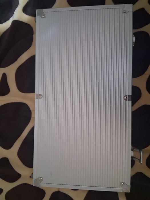 Poker valiza în stare foarte bună