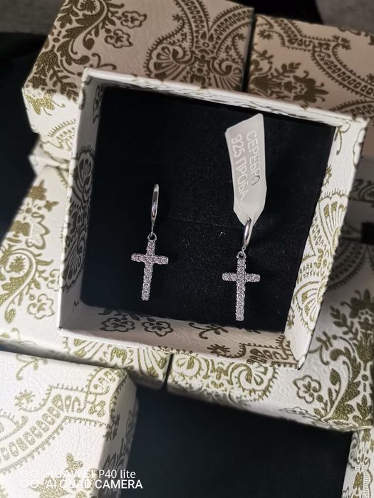 Шикарные серебряные серёжки крестики ,