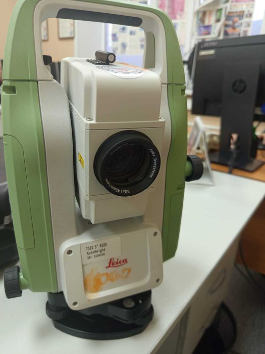 Электронный тахеометр