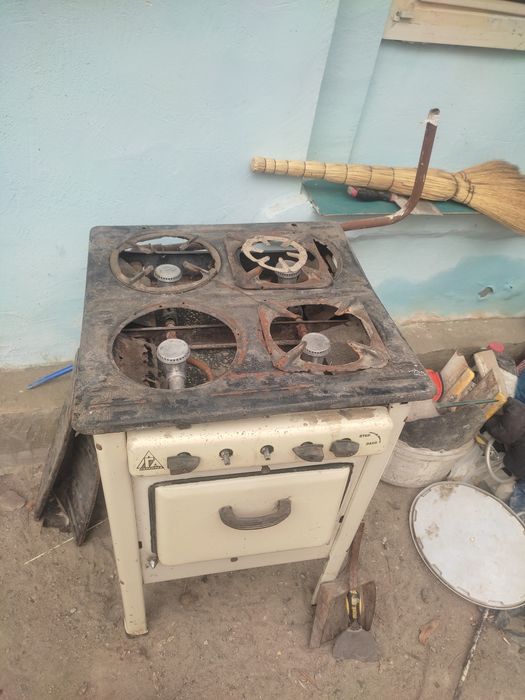 Газ плита четыре кАнфорки