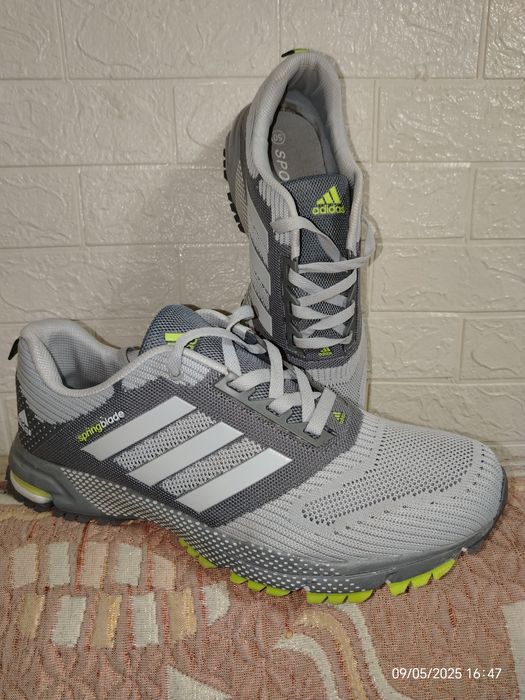 Кроссовки великаны