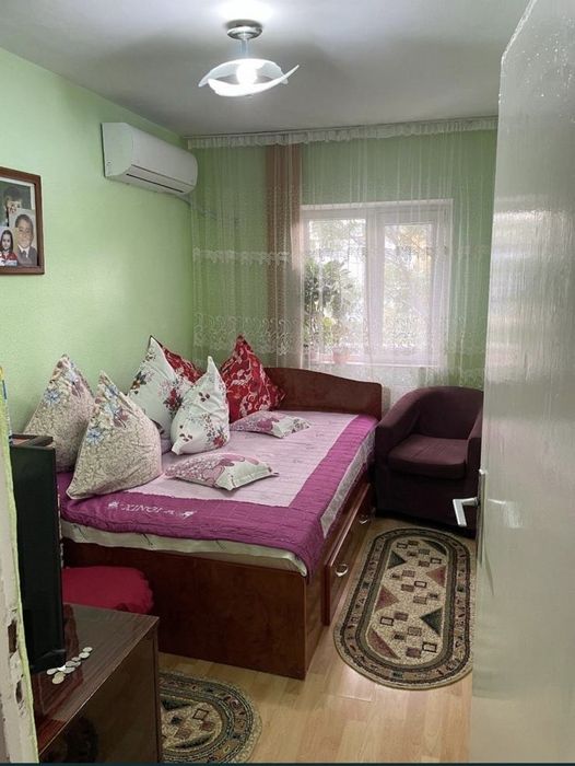 Apartament 3 camere decomandat, et. 4/4 cu acoperis