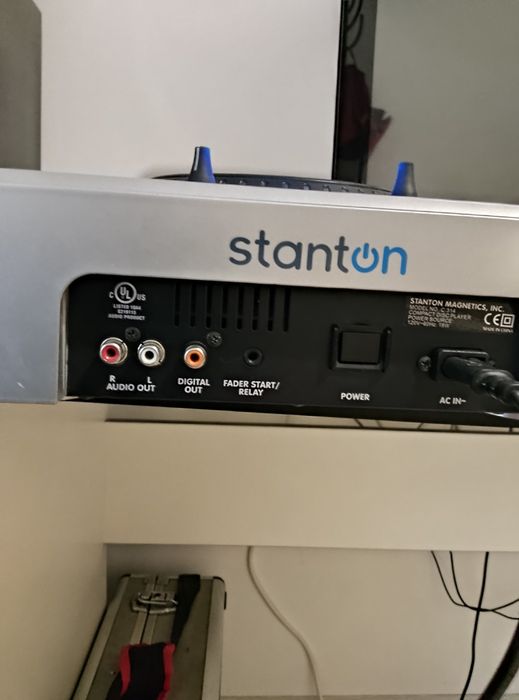 Dj вертушка от Stanton