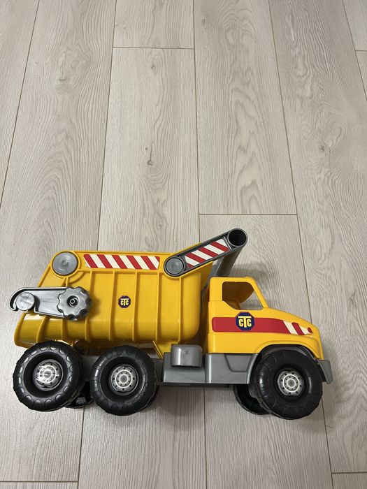 Autobasculanta de jucarie