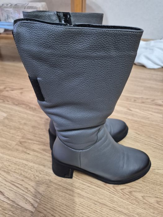 Продам женские зимние сапоги 37 размер