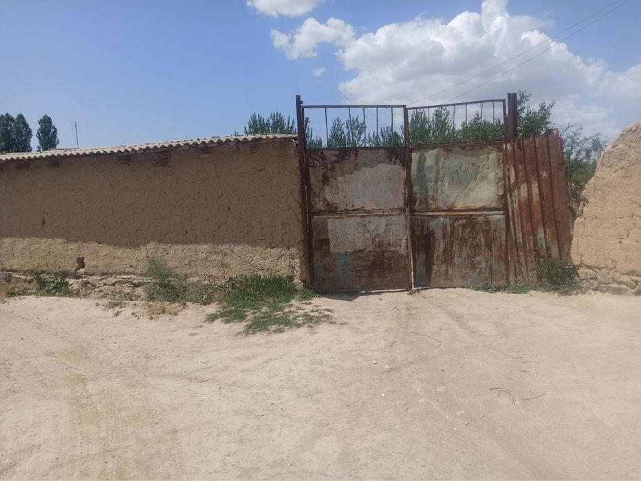 Кошработ туманида 30/35 сотхли ер сотилади 35000$ келишилади