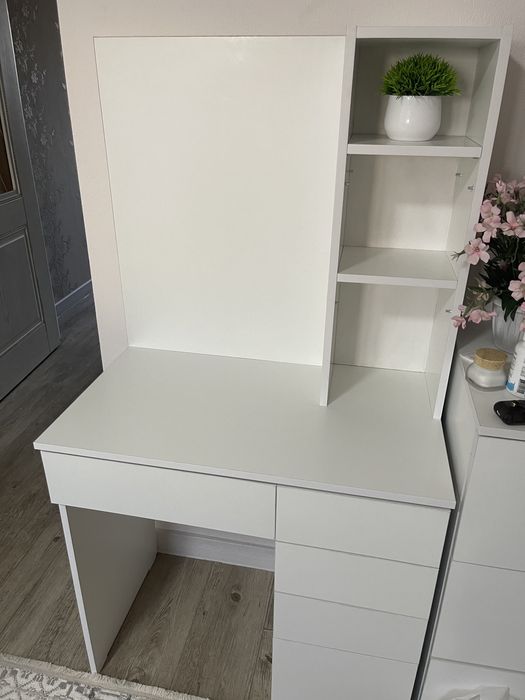 Туалетный столик