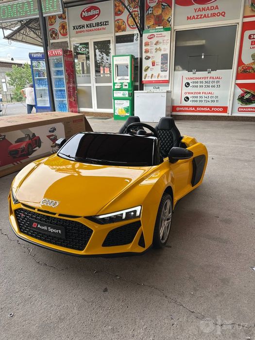 Bolalar moshinasi Audi r8