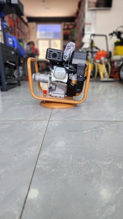 Benzinli Beton vibrator.  Бетон зичлагич