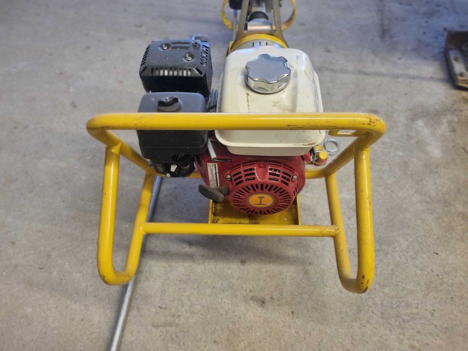 Masina de tirfonat-bulonat ROBEL 30.82