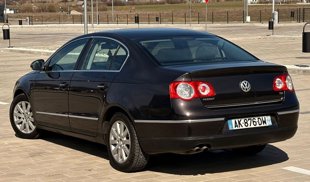 ~~Vw Passat 1.9 TDI 105 C.p BKC Impecabil Fără Rugina Adus pe Roți Țol