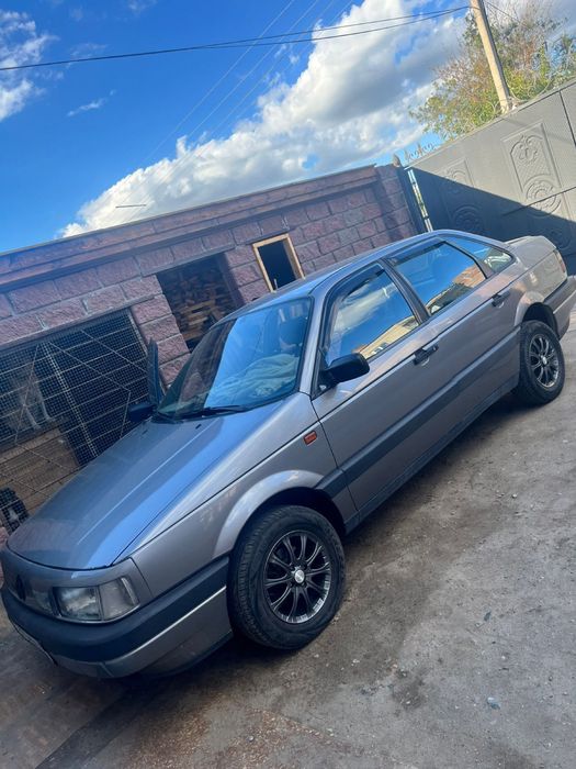Продам пассат б3 1991 год 1.8 моно