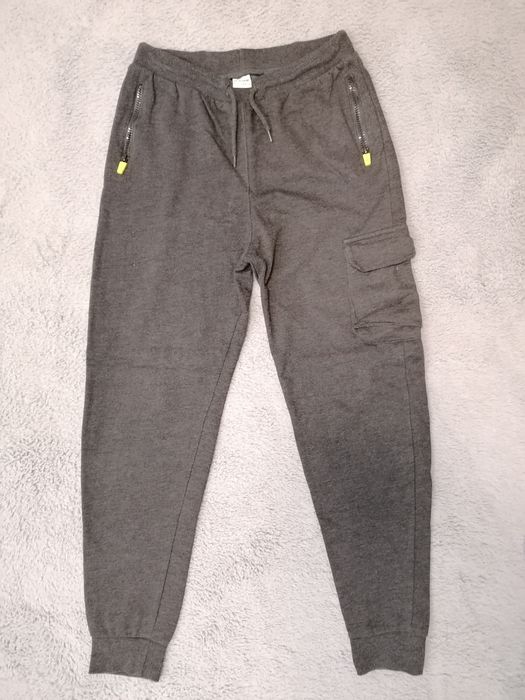 Долнища и суитшърти за момчета