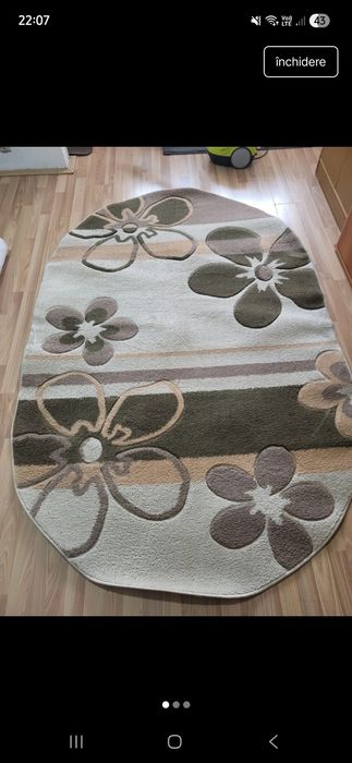 Covor oval bej cu maro